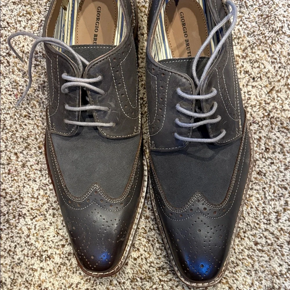 Giorgio Brutini Men's Black Wingtip Oxfords - Picture 2 of 6